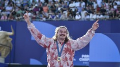 Vybojoval olympijské zlato, no ešte viac zaujal vzhľadom. Fanúšikovia posielajú Kanaďana na testy DNA