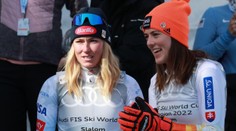 FOTO: Dva príbehy, spoločná radosť. Mikaela Shiffrinová oslávila zlato aj s Petrou Vlhovou