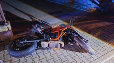 V Gbeloch podvečer zahynul iba 22-ročný motorkár. Osudným sa mu stal náraz do auta a betónového múru