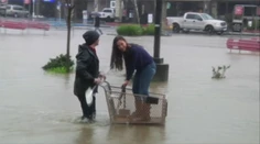 V Kalifornii vymenili autá za člny. Záplavy, aké tu už dlho neboli