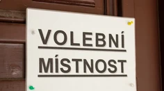 Miestnosti sú otvorené. V Česku sa začali komunálne a senátne voľby