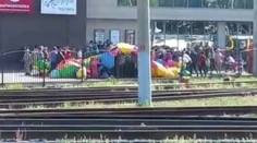 Výbuch nafukovacieho hradu: Deti vyniesol do výšky sedem metrov, dve sú ťažko zranené