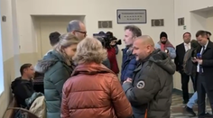 Súd rozhodoval o väzbe pre policajtov Dunčka a Magulu. Ostávajú na slobode