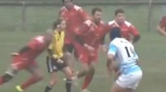 VIDEO: Brutálny zákrok v ragby, šialenec takto "zbúral" rozhodkyňu