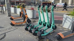 Ďalšia európska metropola zakázala zdieľané elektrokolobežky. Ich výrazna regulácia sa chystá aj u nás