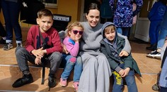 Angelina Jolie navštívila Ľvov. V meste sa rozozneli sirény, herečka utekala do úkrytu