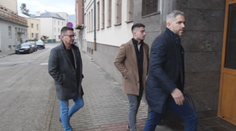 Mali vydierať brigádnika pre chýbajúce tržby. Majiteľ hokejového klubu sa opäť postavil pred súd