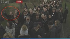 Tak to je hanba. Český politik pohoršil svet, urobil si selfie v koncentráku
