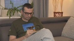 Juraj slúžil štátu celý život, potom ochorel na rakovinu. Špeciálnu liečbu na Slovensku nepreplácajú, rodina zháňa státisíce eur
