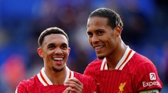 Liverpool opúšťa veľká opora. Hviezdny obranca smeruje k ďalšiemu gigantovi