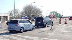 Maďarsko nechá so Slovenskom otvorených iba šesť priechodov, no pendlerom odľahlo