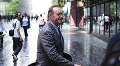 Kevina Spaceyho uznali v prípade sexuálneho obťažovania za nevinného