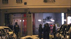 Počet obetí útokov v Paríži sa zvýšil na 130