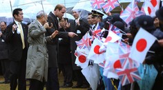 Princ William pricestoval do Japonska. Dievčatá šaleli