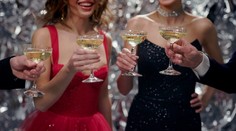 Etiketa na plese. Kouč vysvetlil, ako sa vhodne správať či obliecť