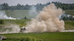 Pri výbuchu vo vojenskom priestore v Česku zahynula jedna osoba. Zranilo sa osem ľudí