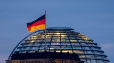 V Nemecku sa začali voľby do Spolkového snemu. Prieskumy naznačujú víťazstvo opozičných kresťanských demokratov
