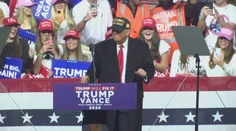 Blíži sa Deň D. Trump aj Harrisová kampaňujú do poslednej chvíle