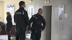 Obete recidivistu, ktorý okrádal dôchodcov, opísali jeho brutálne útoky
