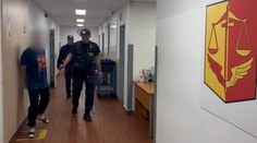 Bizarný incident: Nepoučiteľný zlodej ukradol auto aj so ženou, tá musela vyskočiť počas jazdy