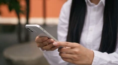 Mnohým Slovákom prišla SMS, že majú nárok na extra peniaze. Takto to celé je