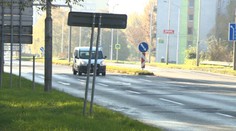 Rušná štvorprúdovka v Leviciach vraj ohrozuje chodcov. Žiadajú na nej viac bezpečnostných prvkov