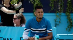 VIDEO: Tenisová hviezda Kyrgios si zavarila. Scéna ako z porna ho vyšla draho