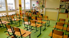 Návrh konzília odborníkov: Zavrieť školy, nechať otvorené základné obchody a pustiť ľudí iba do práce