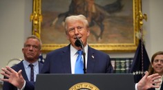 Trump varuje pred obľúbeným liekom proti bolesti. Bez dôkazov ho viní z „epidémie autizmu“