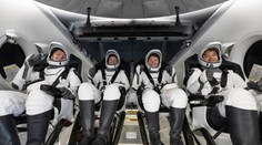 Štyria astronauti lode Crew Dragon sa vrátili na Zem po piatich mesiacoch na vesmírnej stanici