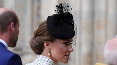 Princezná Kate si pripomenula koniec vojny s ostatnými členmi rodiny. Stavila na dojemný detail