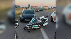Taxikár pod vplyvom drog vozil ľudí na festival v Bratislave. Nabúral do policajného motocykla