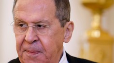 Ak Západ dodá Ukrajine ďalšie zbrane, vojenské ciele sa posunú ďalej, vyhráža sa Lavrov