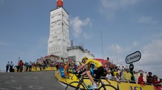 Cyklistov čaká legendárne stúpanie na Veternú horu, etapu skrátili pre vietor