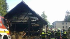 V Skalitom horel rodinný dom, hasiči s ním bojovali viac ako tri hodiny