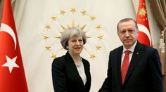 Mayová rokovala s Erdoganom, vyzvala Turecko na zachovanie demokracie
