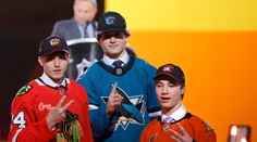 Jednotkou draftu sa stal podľa očakávania Celebrini, prvý deň bez Slovákov