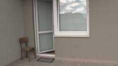 Na prvý pohľad balkón ako každý iný. Niečo dôležité mu však chýba