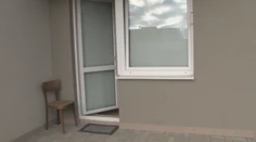 Na prvý pohľad balkón ako každý iný. Niečo dôležité mu však chýba