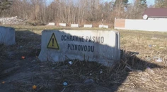 Svoj dom si museli rozobrať a odniesť. Stál na strategickom plynovode a nie je jediný