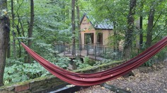 Medzi stromami či v lietadle. Pozrite si netradičné pobyty v prírode, ktoré sa u nás tešia čoraz väčšej obľube