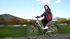 Sezóna sa začína aj cyklistom: Prečítajte si, čo zvládnete opraviť doma a s čím zájsť do servisu