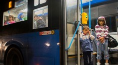 Cez sto autobusov previezlo imigrantov z Budapešti do Rakúska