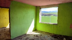 Obyvatelia „vybývanej“ bytovky pri Sabinove veria, že ich budova ešte prežije. Posudok statika je nekompromisný