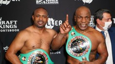 VIDEO: Mike Tyson sa vrátil do ringu po 15 rokoch. Pozrite si jeho súboj
