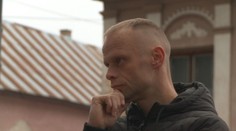 Alkohol, drogy a hazard mu zničili život. Dnes pomáha abstinentom a svoj príbeh rozpráva aj na školách