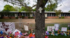 Deti sa do „školy smrti“ v Texase už nevrátia. Po masovej streľbe ju zbúrajú