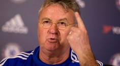 Hiddink tvrdí, že Chelsea môže skončiť do 4. miesta