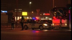 Mladá policajtka zrazila chodcu. Naďalej šóferuje