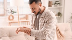 Páli vás ľavá ruka? Dávajte pozor, môže ísť o vážny zdravotný problém